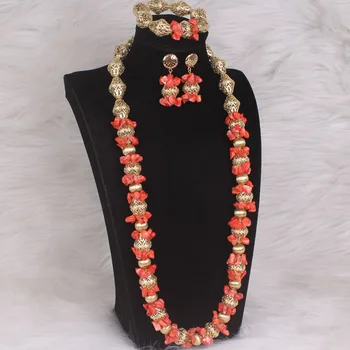 4ujewelry Африканские ювелирные наборы Дубайского позолоченного цвета с бисером из настоящего коралла, Ожерелье и серьги для нигерийских женщин, браслет