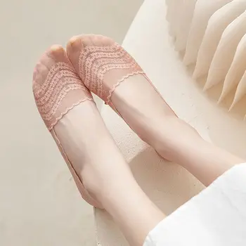 Новые Корейские кружевные носки с цветочным узором, сетчатые короткие носки, нескользящие Женские прозрачные невидимые носки, летние чулочно-носочные изделия без следов